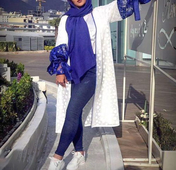 مانتو سفید و آبی کاربنی