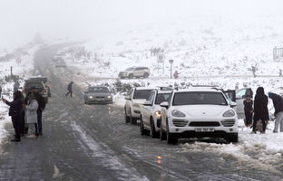 زمستان در آفریقای جنوبی از راه رسید! ؛ تصاویر بارش برف در آفریقا + ویدئو