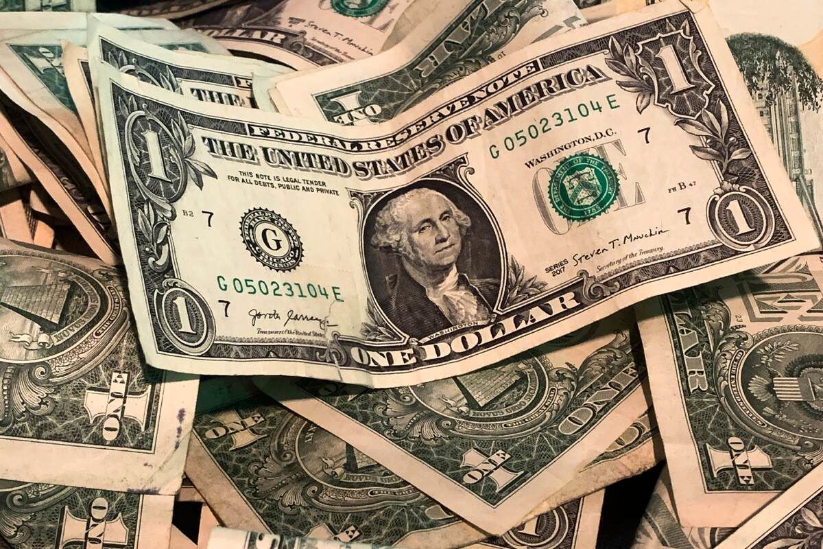 راهنمای بازار؛ جدیدترین قیمت دلار امروز ۸ اردیبهشت ۱۴۰۴؛ دلار ارزان شد
