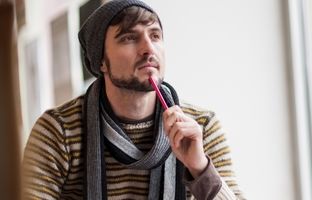 7 ویژگی منحصربه‌فرد کسانی که در کودکی مدام مورد انتقاد قرار گرفته‌اند 