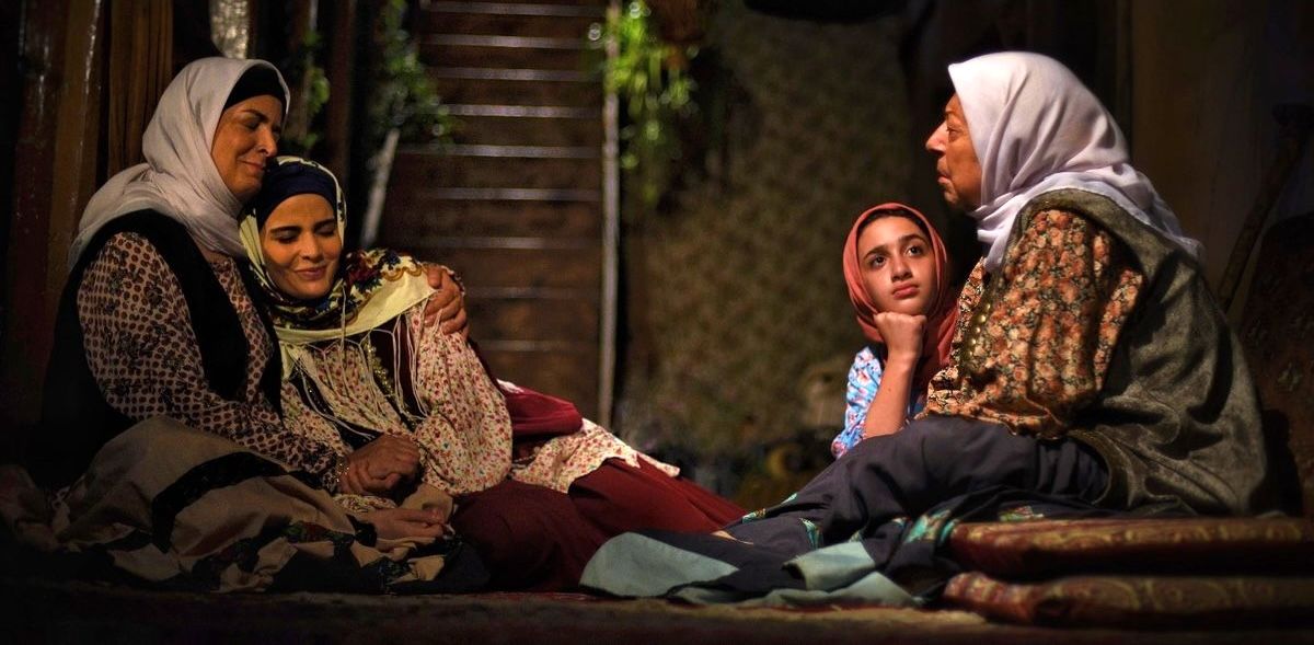 «زیبا، سوجان و غلام» در پشت صحنه سریال سوجان؛ سال 1402 + عکس