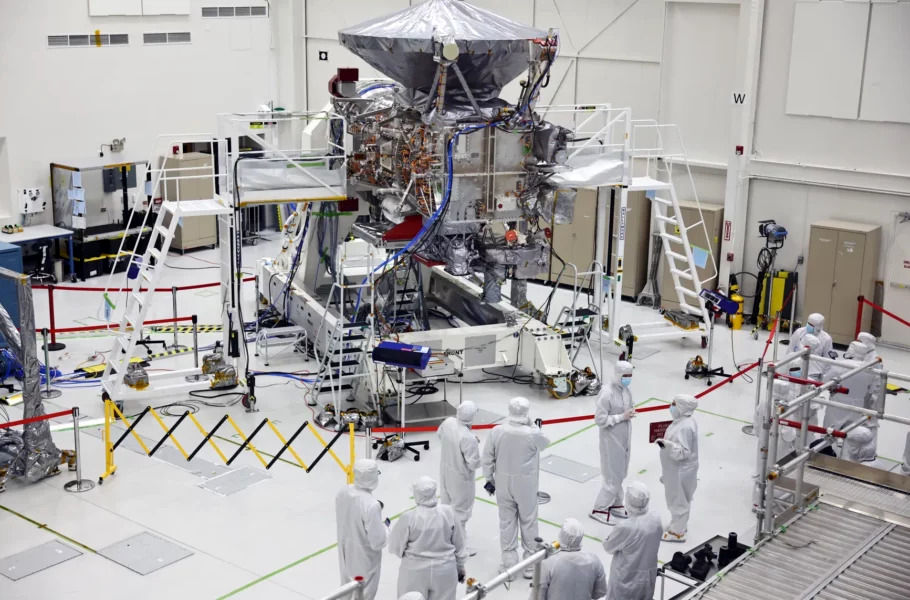 دانشمندان ۲۶ گونه میکروبی جدید در اتاق تمیز فضاپیمای ناسا در زمین کشف کردند