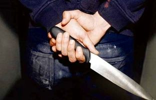واکنش شوکه‌کننده مسئول یک هتل حین سرقت مسلحانه از یک جهانگرد وسط هتل! + ویدئو