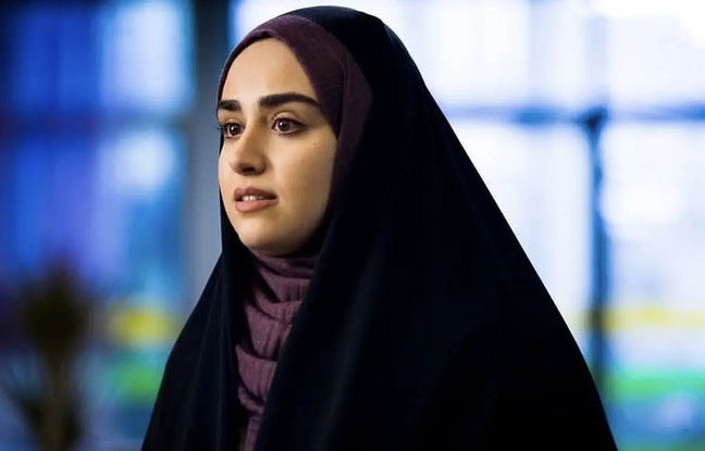 پاپاراتزی ایرانی؛ ژست معصومانه بازیگر سریال «هیولا» با حجاب کامل در یک امامزاده جلب‌توجه کرد 