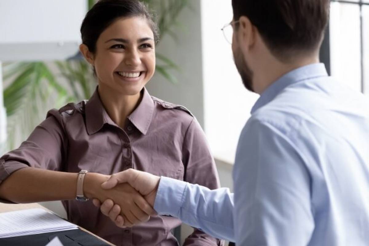 راز لبخند واقعی؛ دانشمندان چگونه لبخندهای واقعی و ساختگی را از هم تشخیص میدهند؟