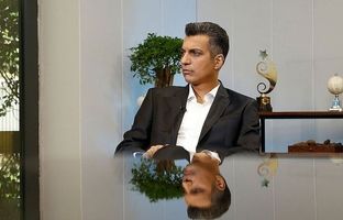 عادل فردوسی پور گزارشگر دیدار منچسترسیتی - منچستریونایتد
