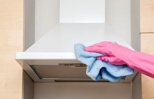 چگونه هود آشپزخانه را بدون دردسر تمیز و درخشان کنیم؟