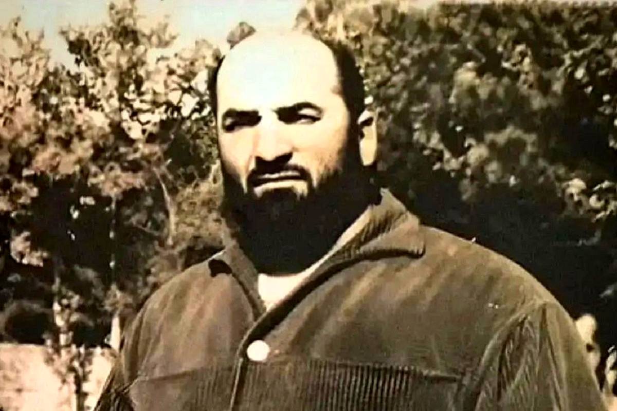 دیدار «شعبان بی مخ با محمدعلی کلی» در تهران؛ سال 1355 + عکس