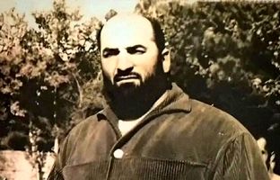 دیدار «شعبان بی مخ با محمدعلی کلی» در تهران؛ سال 1355 + عکس