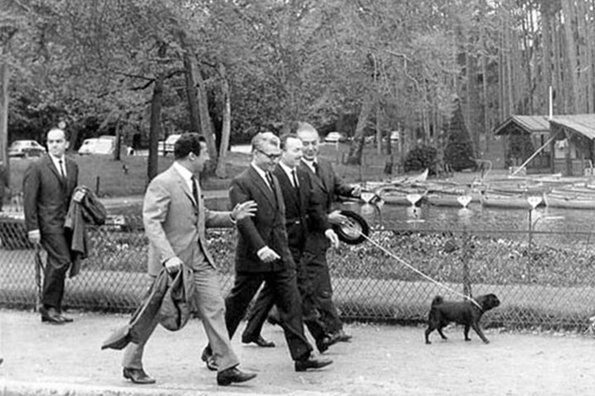 «سلطان خاویار ایران» و همسرش در مهمانی شاه