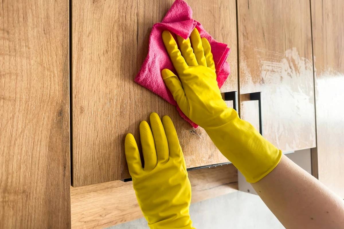 باید و نبایدهای تمیز کردن کابینت‌های آشپزخانه
