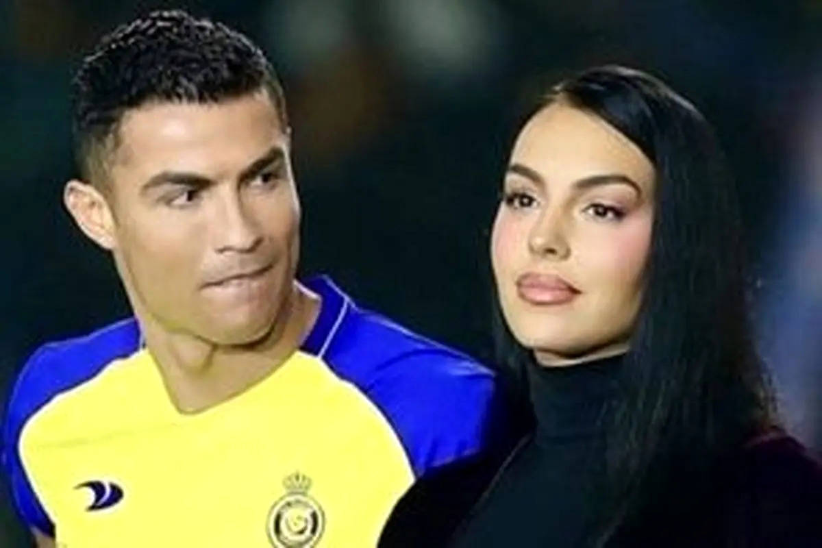  همسر رونالدو در حال خوردن غذای ایرانی 