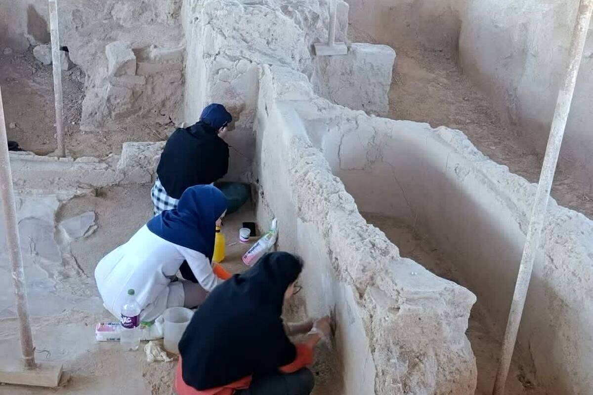 کشف نقاشیهای ۱۷۰۰ ساله در فیروزآباد