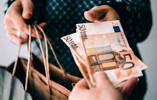 
نفقه زن چیست و چگونه محاسبه می‌شود؟
