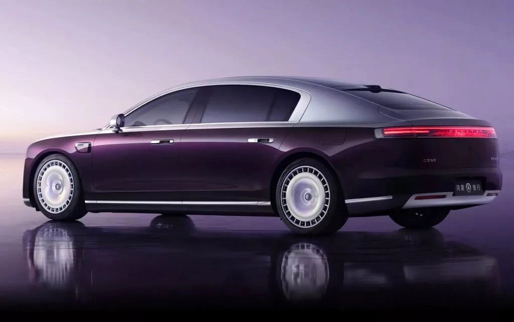 ماکسترو S800 با قیمت پایه ۹۸ هزار دلار وارد بازار چین شد؛ رقیبی برای میباخ
