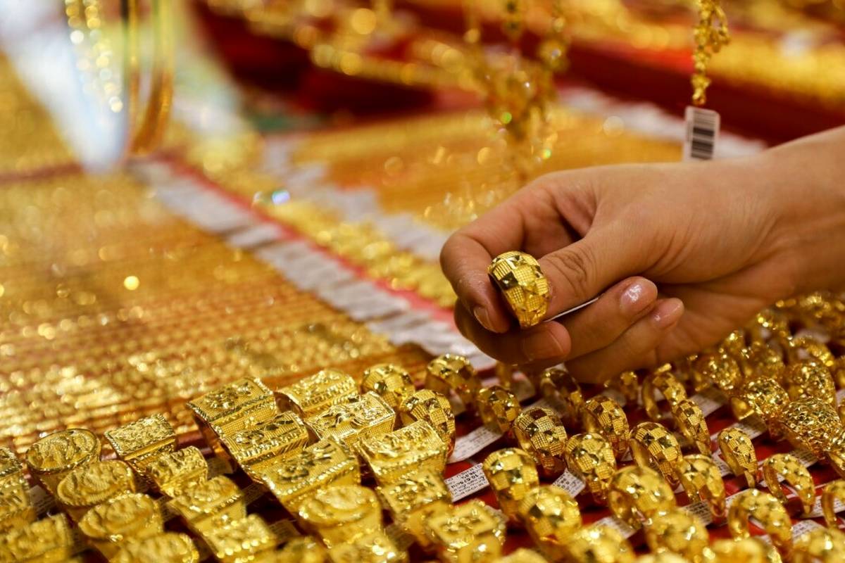 قیمت طلا امروز ۳۰ بهمن ۱۴۰۳ / عقبگرد طلا در بازار