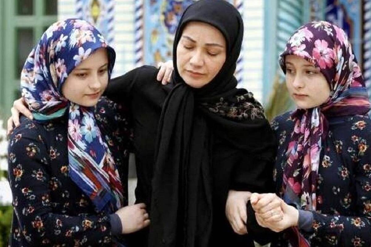 «سارا و نیکا، بهروز و فهیمه» در پشت صحنه سریال پایتخت؛ سال 97 + تصویر