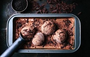  طرز تهیه بستنی شکلاتی خانگی 