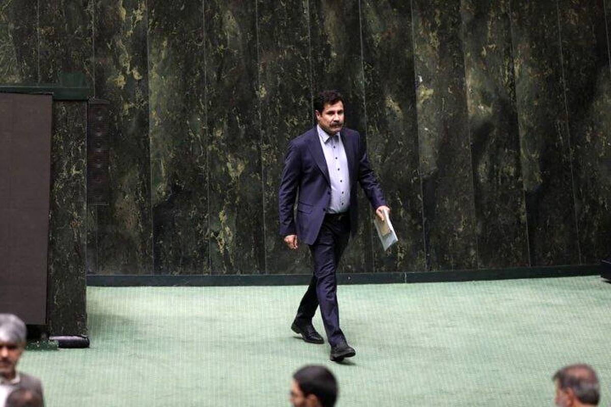 مجلس با استعفای حسینزاده موافقت کرد