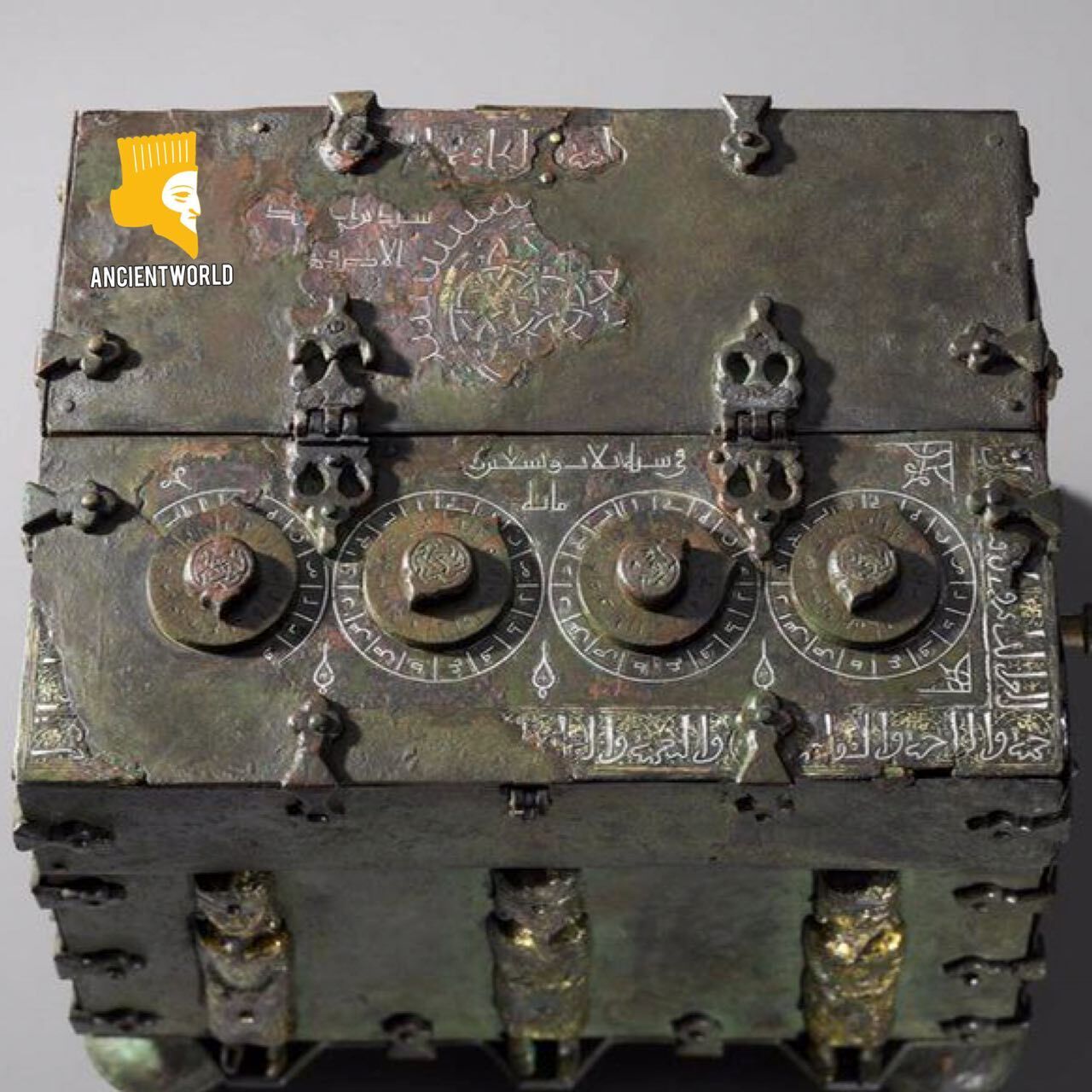 یک صندوق رمزدار عجیب از عصر سلجوقی منسوب به "محمد بن حمید اصفهانی"