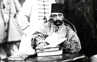 سفر به عصر قاجار؛ از «توپ‌های میدان توپخانه» تا «ناصرالدین شاه و پزشک فرانسوی‌اش»
