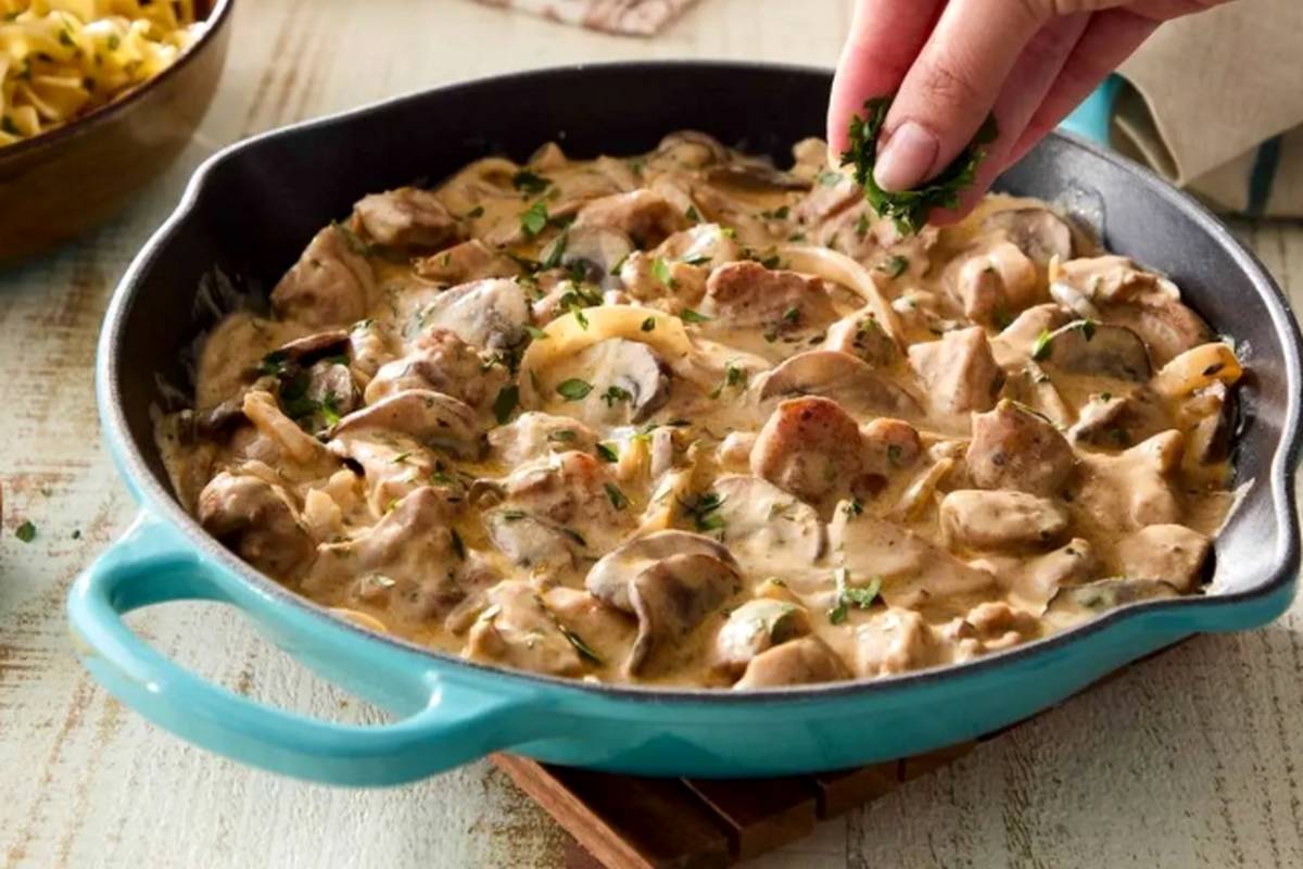 طرز تهیه خوراک مرغ روسی؛ خوشمزه و لذیذ