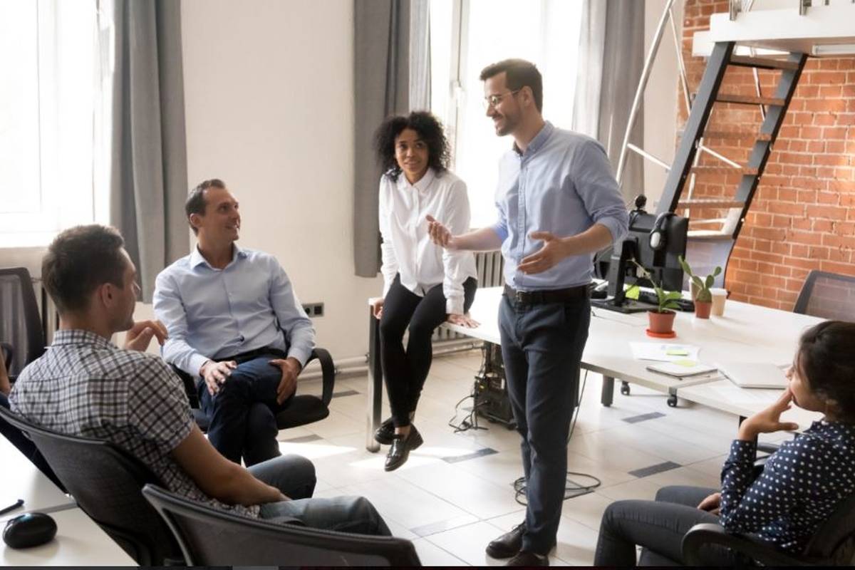 چطو در جمع «قشنگ و با اعتماد به نفس» حرف بزنیم؟