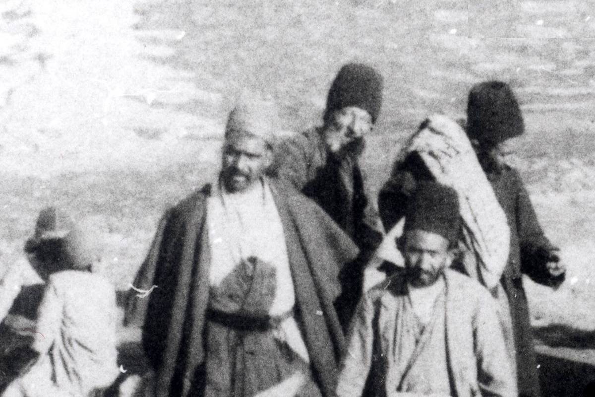 سفر به ایران قدیم؛ انارفروش دورهگرد قاجاری و الاغش در میدان ارگ + تصویر