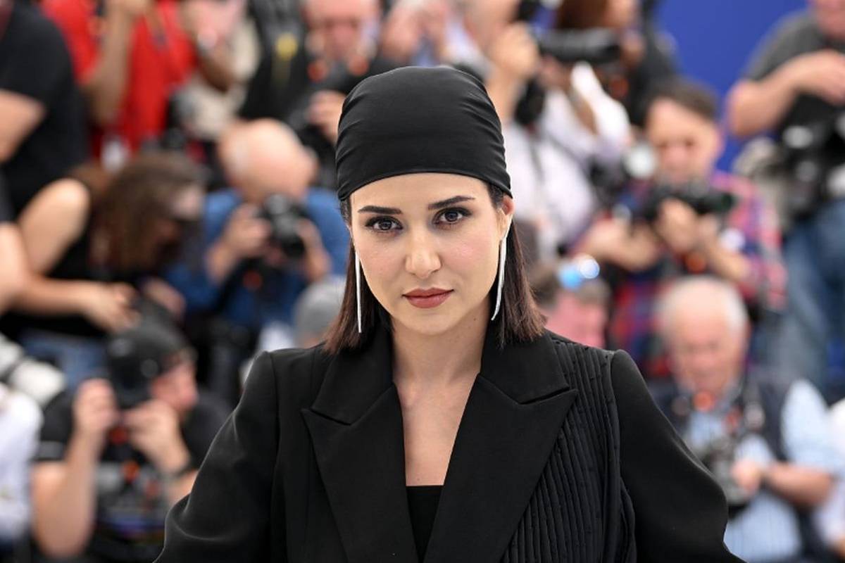 پاپاراتزی ایرانی؛ پریناز ایزدیار و سها نیاستی قبل از ورد به جشنواره کن + ویدئو