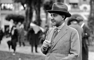 تصویری از احمد شاه وقتی دانش‌آموز بود