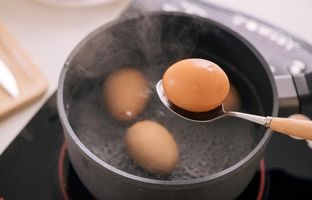 
چند تخم مرغ در طول هفته بخوریم؟/ ۴ عارضه مصرف زیاد تخم‌مرغ

