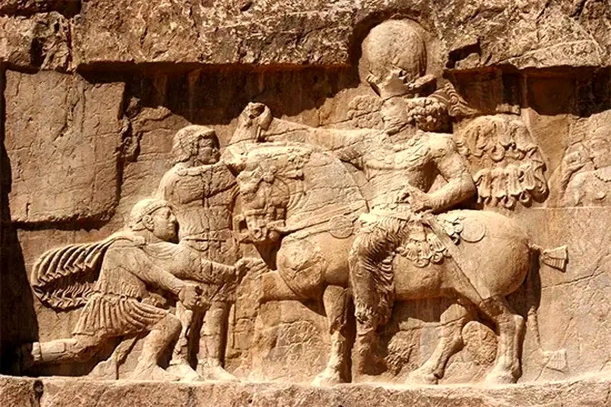 نگاهی به داستان تحقیر والرین امپراطور مغرور روم توسط پادشاه قدرتمند ساسانی