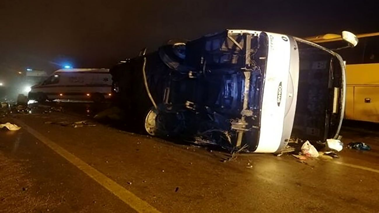 (ویدئو) اولین تصاویر از واژگونی اتوبوس مسافربری مشکین شهر 