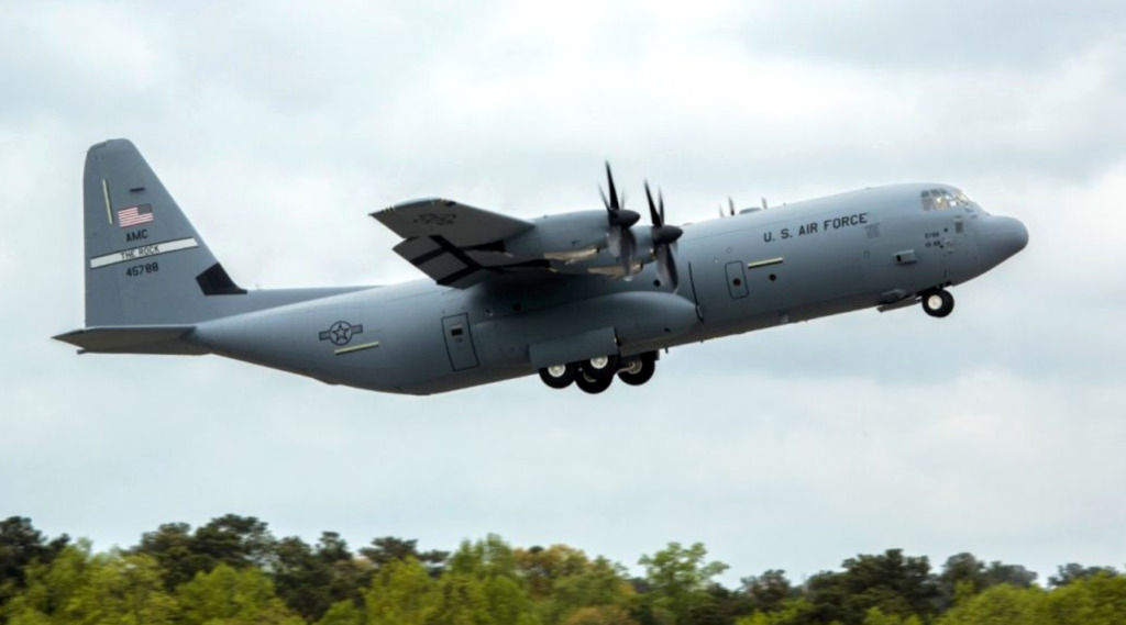  فرود عجیب و قدرتمند C۱۳۰ آمریکایی در شن و ماسه + ویدئو