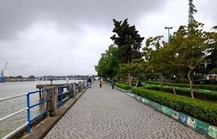 ایران قدیم؛ «قایق ها و کشتی ها در اسکله بلوار بندرانزلی»؛ سال 50 + تصویر