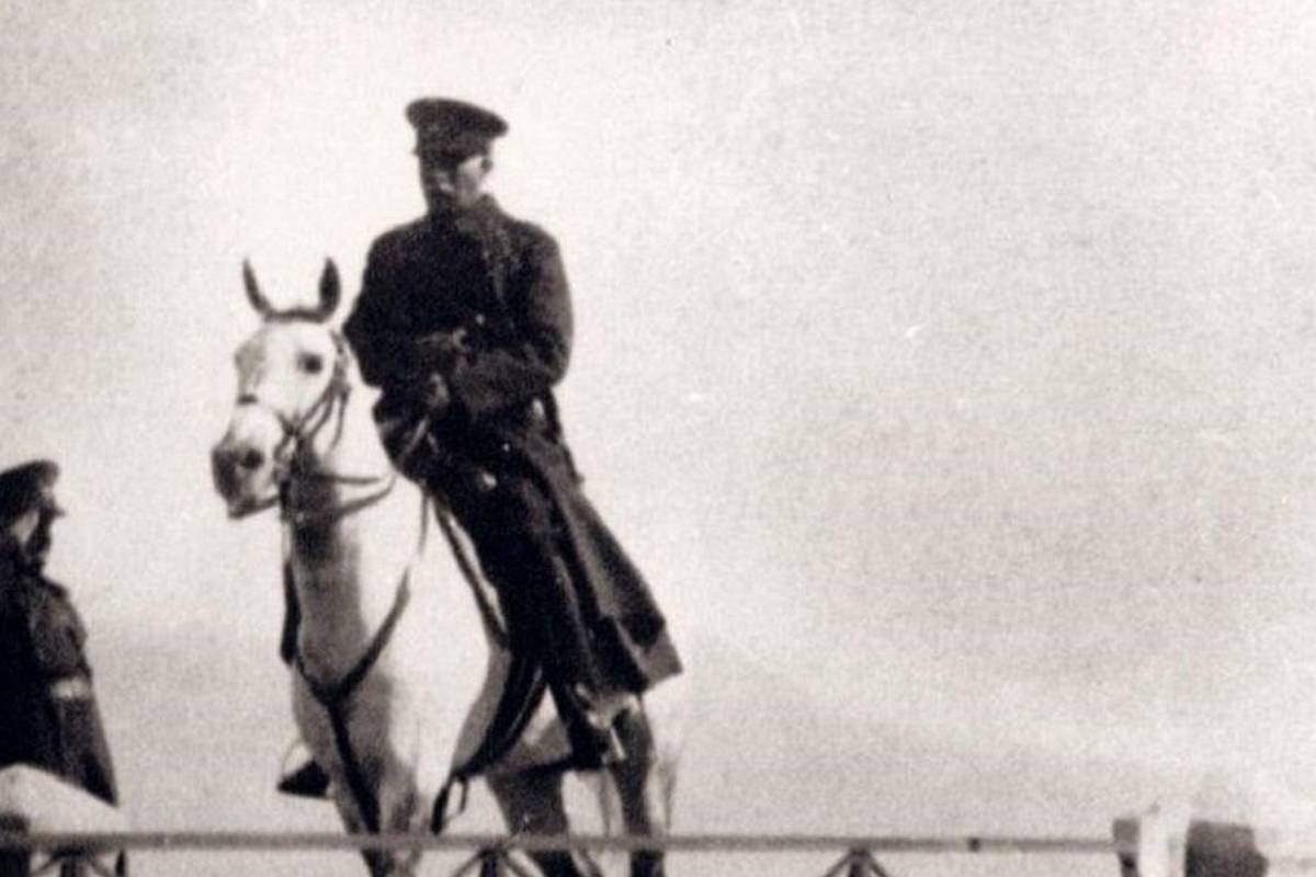 سفر به تهران قدیم؛ سوارکاری رضاشاه در پارک لاله! + عکس