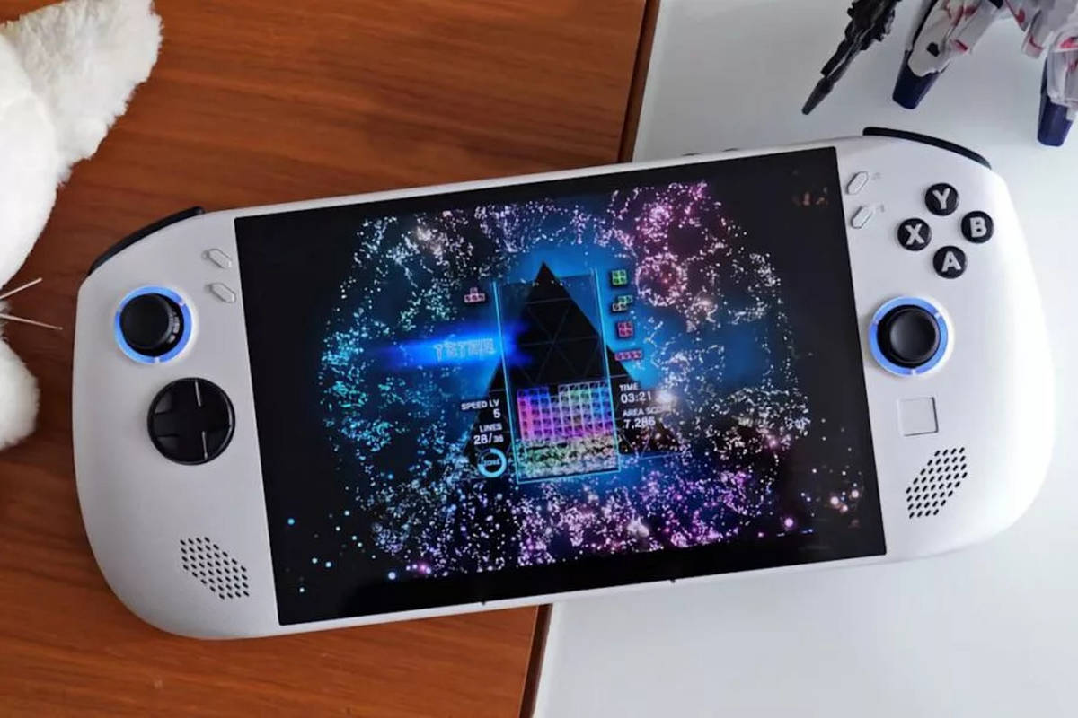 اولین کنسول دستی ایکس باکس احتمالاً توسط خود مایکروسافت تولید نمیشود