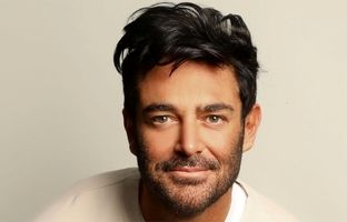 محمدرضا گلزار طرفدار کدام فوتبال تیم است، آبی یا قرمز؟ + ویدئو