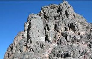 محل جلوس پیامبر بعد از غزوه احد و مسجدی که در آن نماز ظهر و عصر خواندند + ویدئو