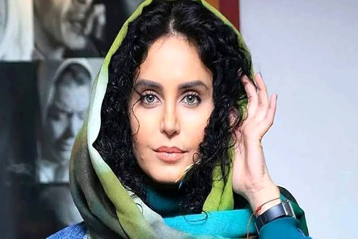 سلفی تو آینهای الناز شاکردوست غوغا کرد + تصویر