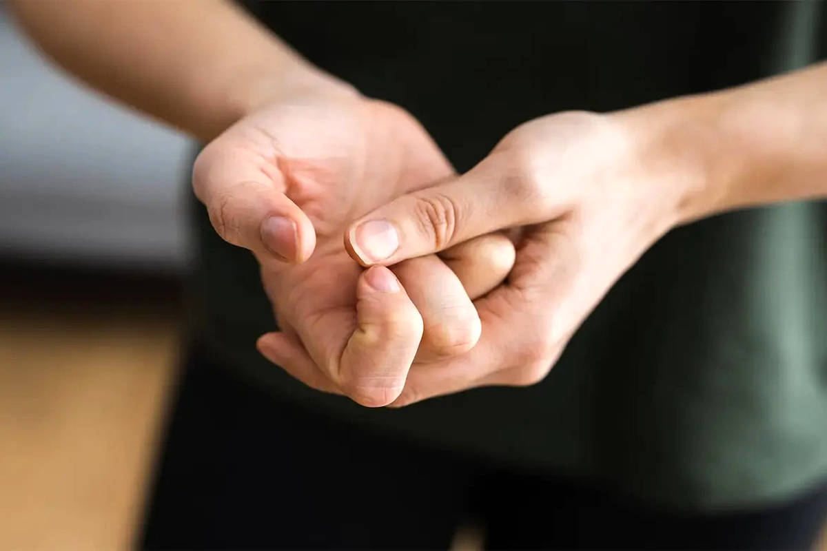 آیا شکستن قولنج منجر به آرتروز میشود؟
