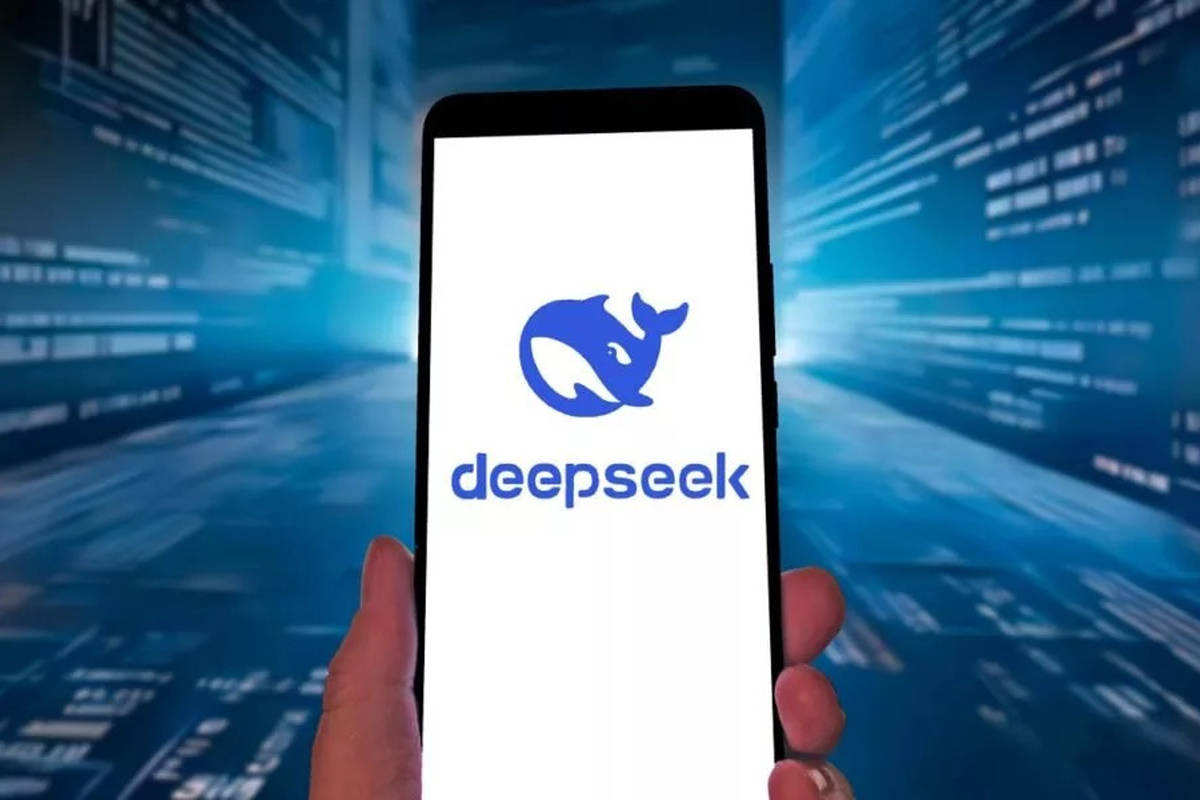 اپ DeepSeek در آیفون دادههای کاربران را بدون رمزنگاری به سرورهای خود ارسال میکند
