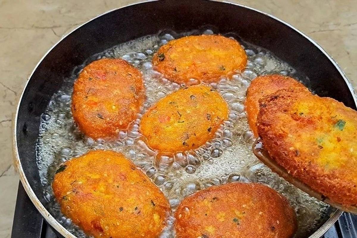 کوکو مرغ زعفرانی با سبزیجات؛ یک شام خوشمزه و آسان