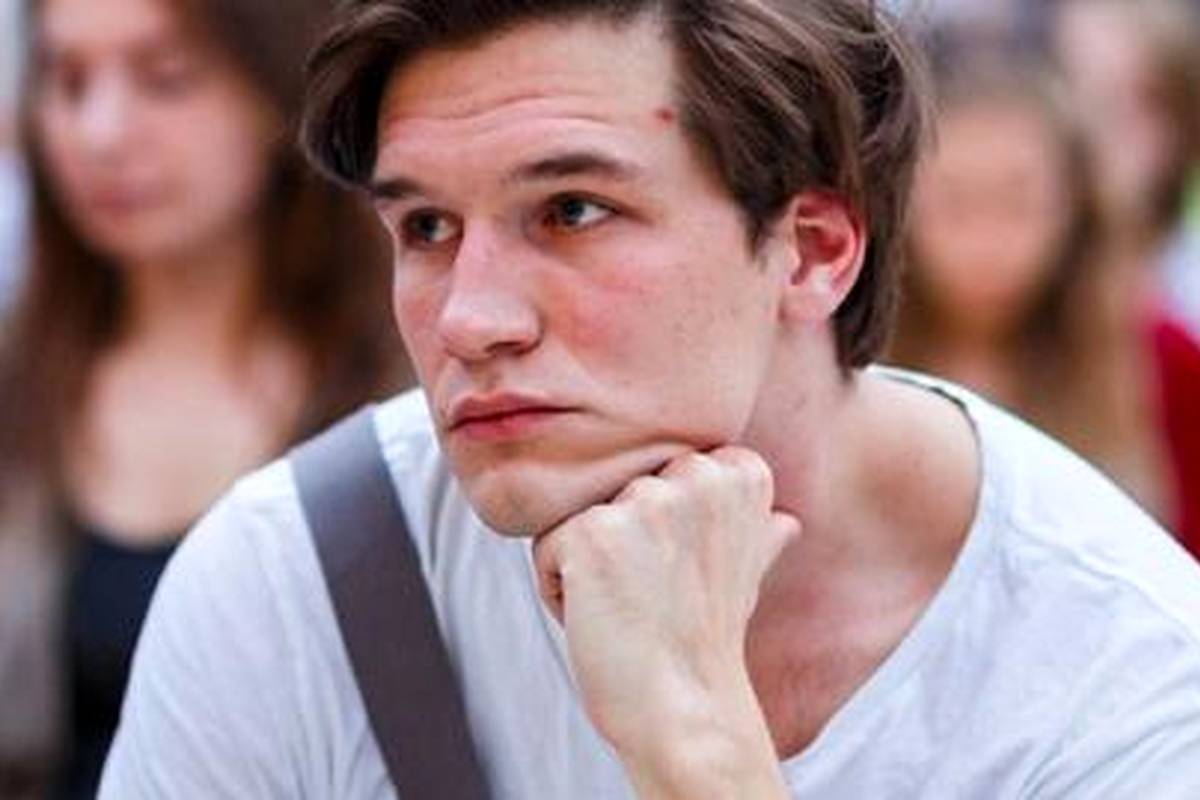 ۱۹ اشتباه مهلک زبان بدن که مانع پیشرفت شغلی میشود