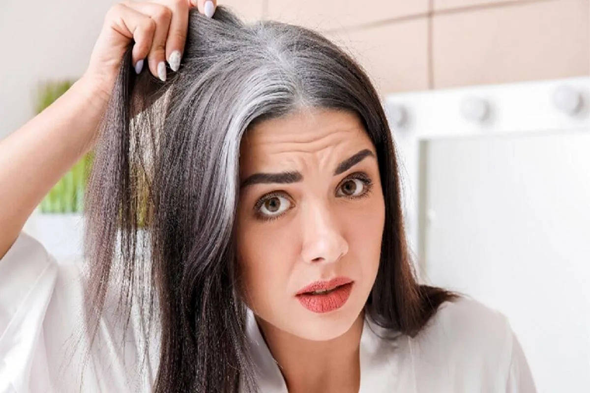 آیا کندن موی سفید واقعاً باعث زیاد شدن آن میشود؟