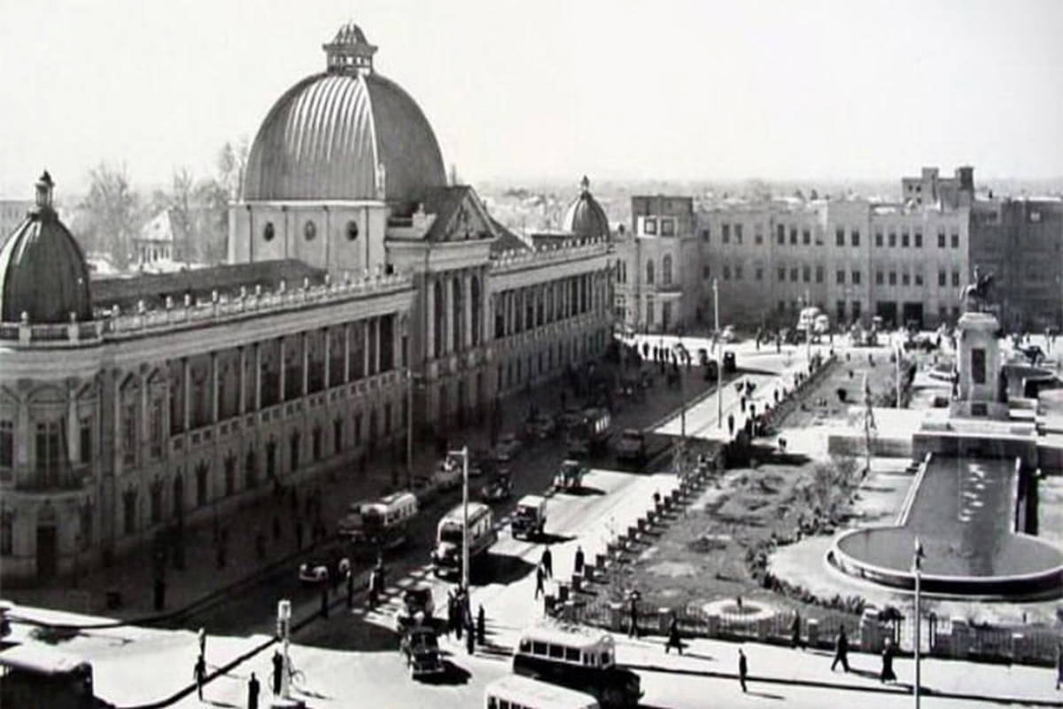 (تصاویر) خیابان فردوسی و لالهزار در دهه ۳۰