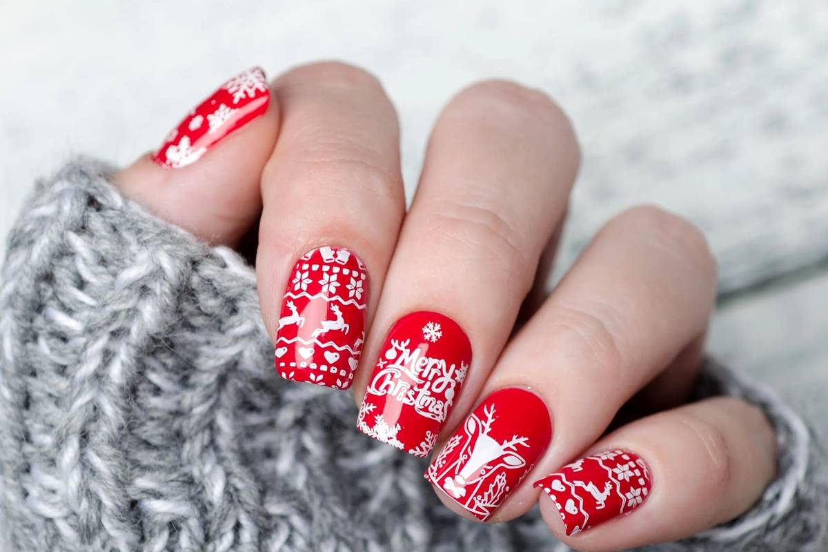 (تصاویر) 20 مدل طراحی ناخن کریسمس برای جشن سال نو 2024