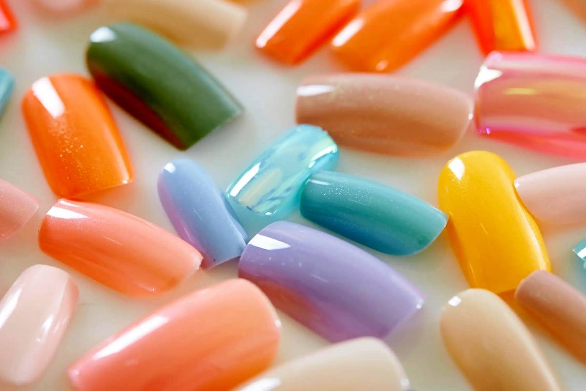 چسب ناخن مصنوعی رو اینطوری از روی ناخن هات پاک کن