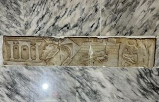 (تصاویر) کشف سنگ‌برجسته 2000ساله پمپی در دیوار خانه‌ای روستایی