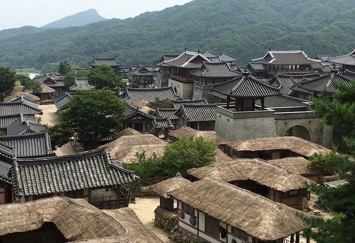 (تصاویر) پارک «یانگوم»؛ جایی که طرفداران جومونگ مثل کف دست می‌شناسند!